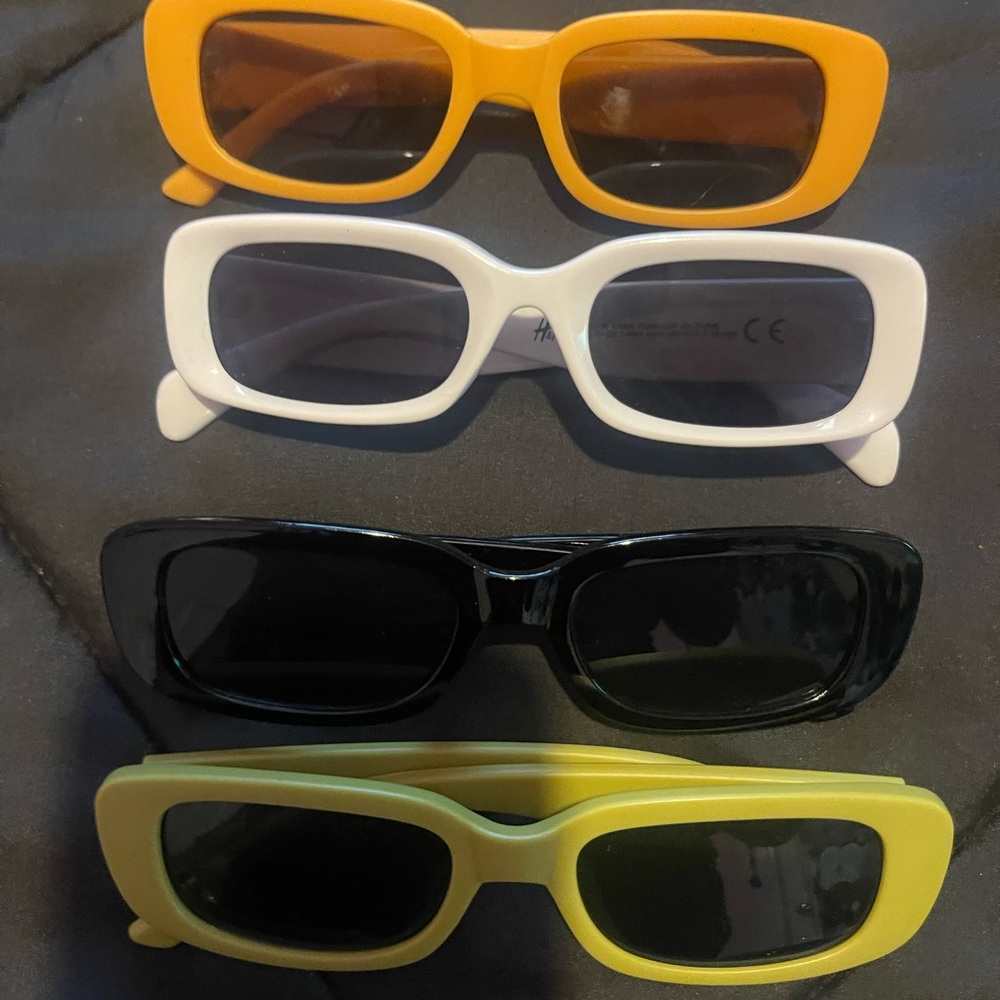Black millennial m/ y2k glasses